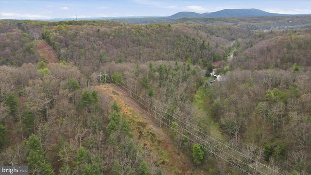 13834 HOLLOW RD, Hancock, MD 21750