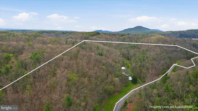 13834 HOLLOW RD, Hancock, MD 21750