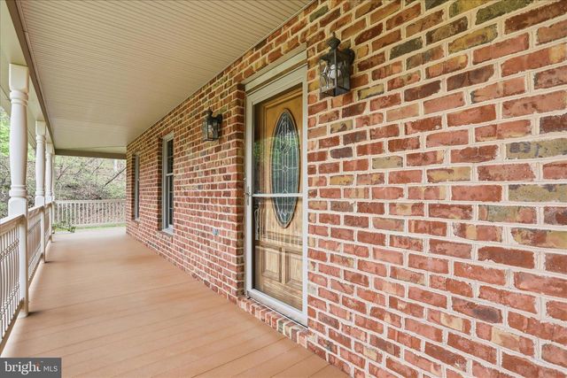 13834 HOLLOW RD, Hancock, MD 21750