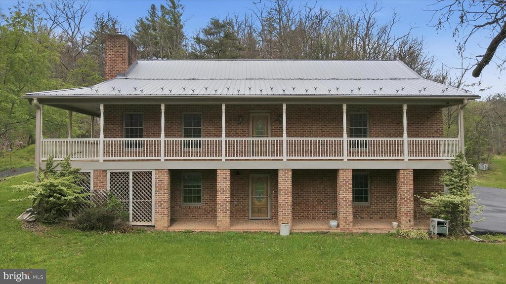 13834 HOLLOW RD, Hancock, MD 21750