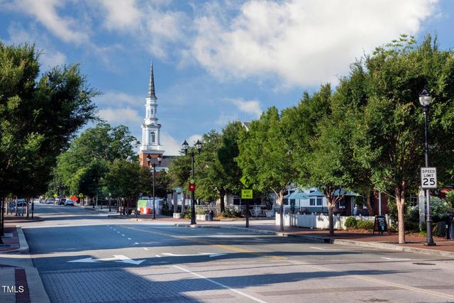 905 Ball Field Alley 103, Cary, NC 27511