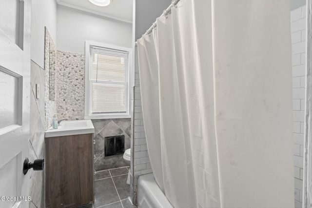 152 Elmer Avenue, Schenectady, NY 12308