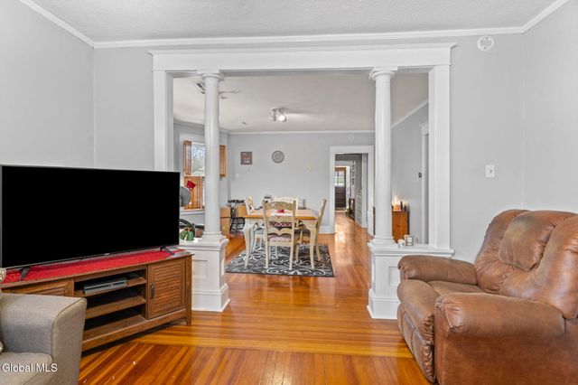 152 Elmer Avenue, Schenectady, NY 12308