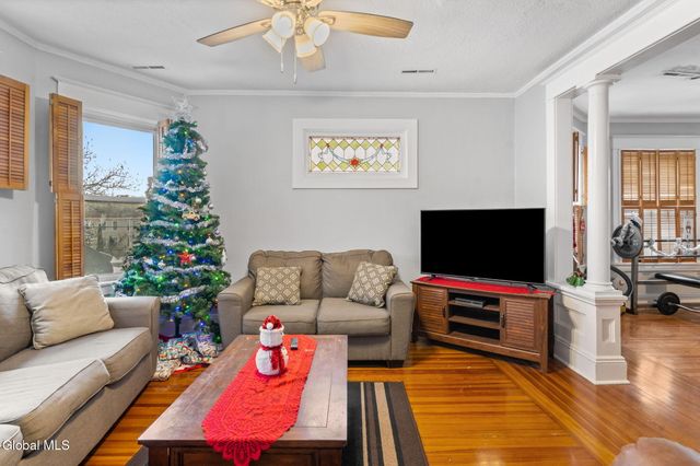 152 Elmer Avenue, Schenectady, NY 12308