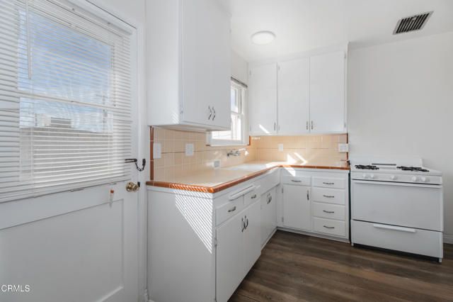 401 N Kenneth Road F, Burbank, CA 91501