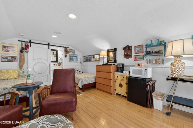 615 Art Center Avenue, New Smyrna Beach, FL 32168