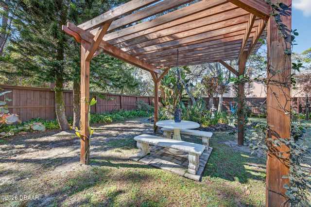 615 Art Center Avenue, New Smyrna Beach, FL 32168