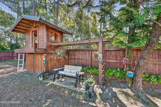 615 Art Center Avenue, New Smyrna Beach, FL 32168