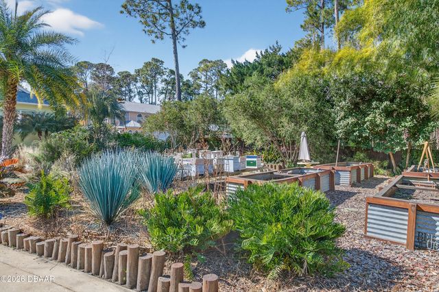 615 Art Center Avenue, New Smyrna Beach, FL 32168