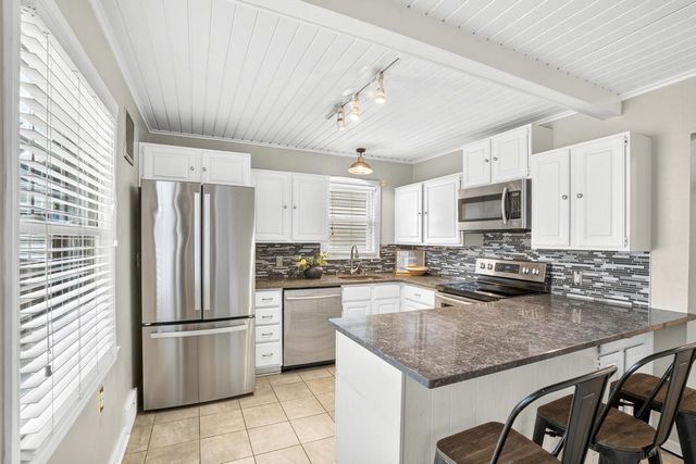 5412 N Bay Ridge AVENUE, Whitefish Bay, WI 53217