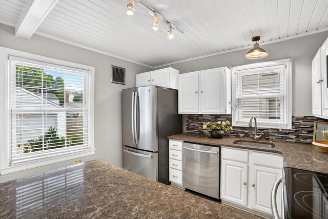 5412 N Bay Ridge AVENUE, Whitefish Bay, WI 53217