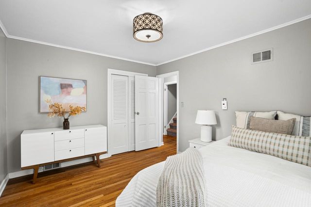 5412 N Bay Ridge AVENUE, Whitefish Bay, WI 53217