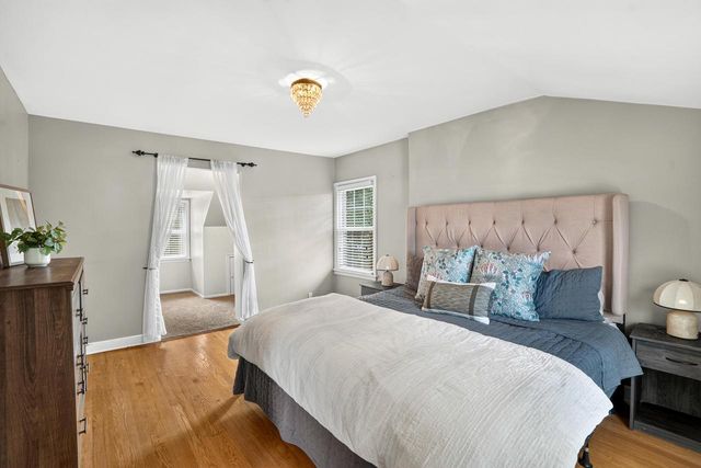 5412 N Bay Ridge AVENUE, Whitefish Bay, WI 53217
