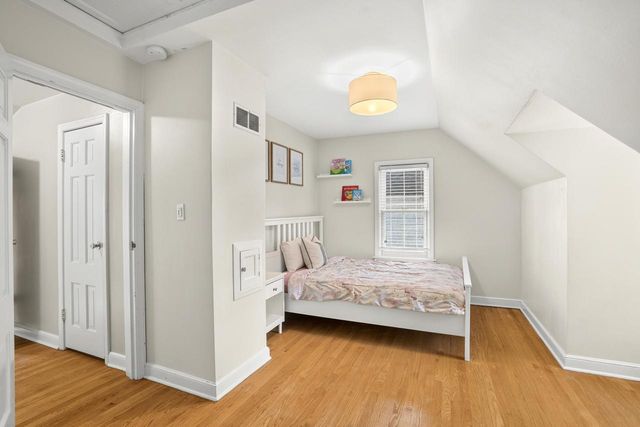 5412 N Bay Ridge AVENUE, Whitefish Bay, WI 53217