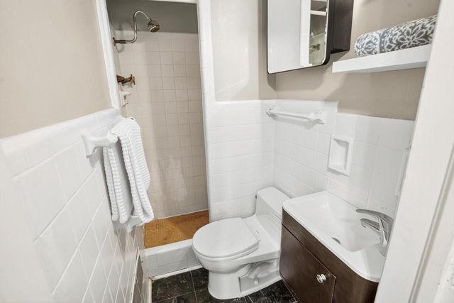 5412 N Bay Ridge AVENUE, Whitefish Bay, WI 53217