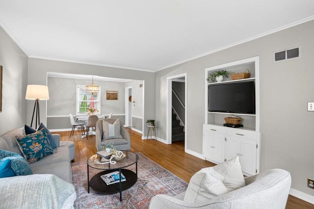 5412 N Bay Ridge AVENUE, Whitefish Bay, WI 53217