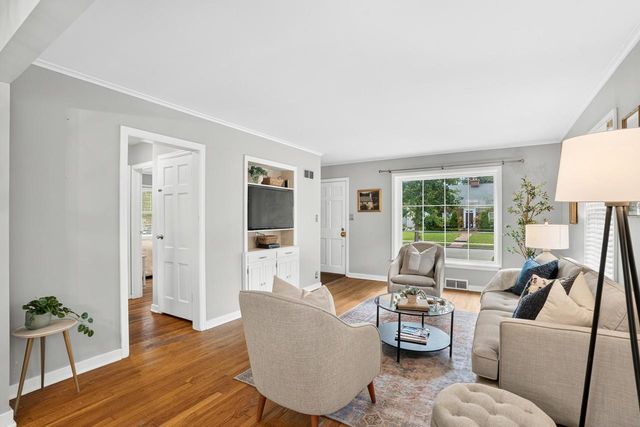 5412 N Bay Ridge AVENUE, Whitefish Bay, WI 53217