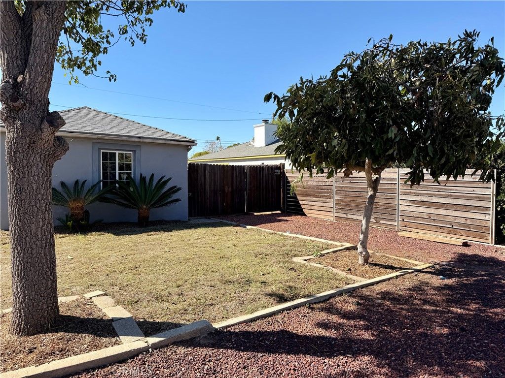 2109 Monrovia, Costa Mesa, CA 92627 — photo 2