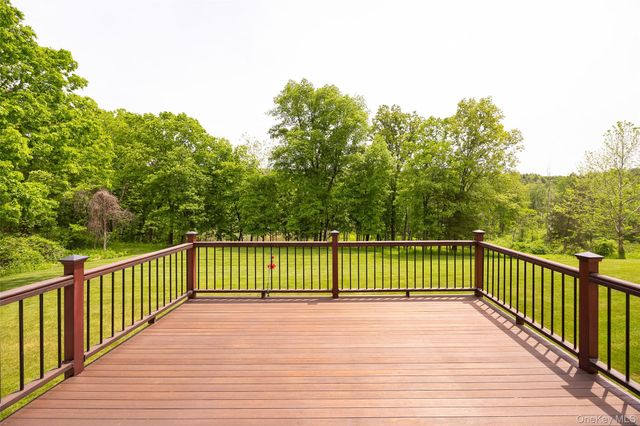 12 Nichris Lane, Staatsburg, NY 12580