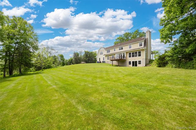 12 Nichris Lane, Staatsburg, NY 12580