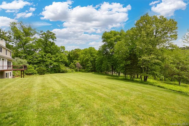 12 Nichris Lane, Staatsburg, NY 12580