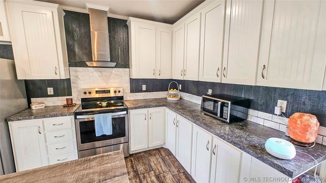 309 E Muskogee Avenue, Porum, OK 74455