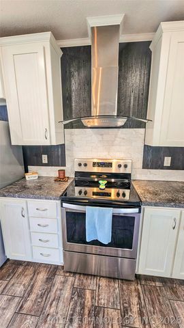 309 E Muskogee Avenue, Porum, OK 74455