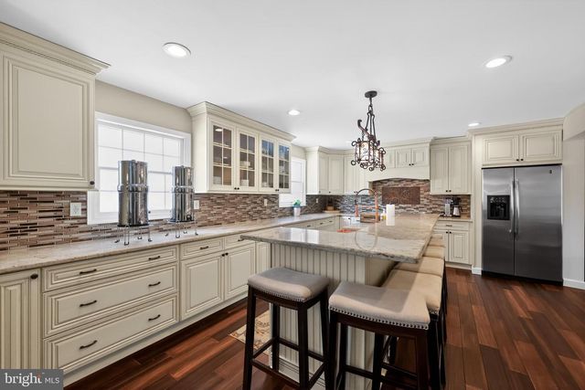 20 COVENGER DR, Medford, NJ 08055