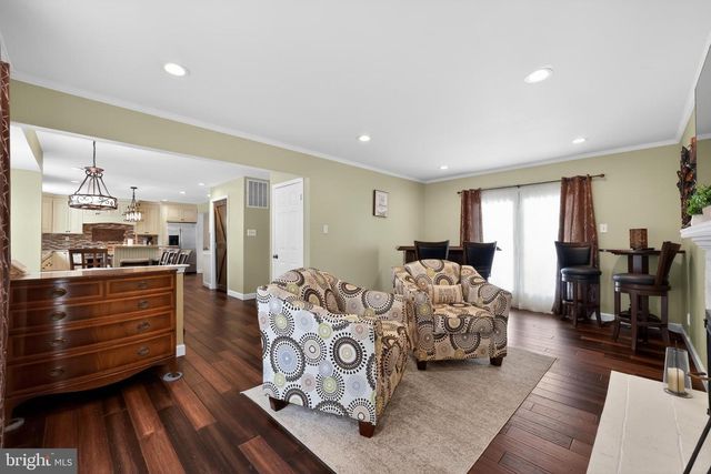 20 COVENGER DR, Medford, NJ 08055