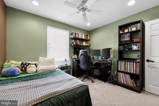 20 COVENGER DR, Medford, NJ 08055