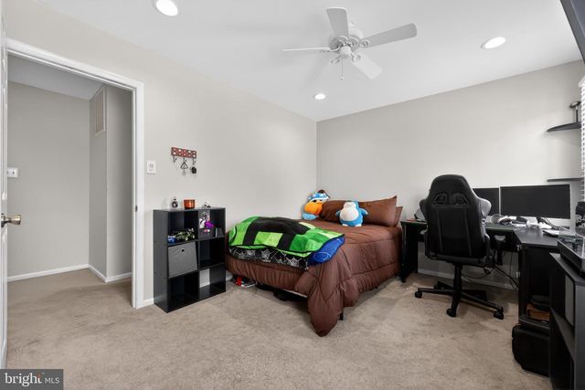 20 COVENGER DR, Medford, NJ 08055