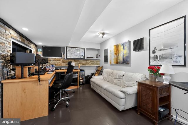 20 COVENGER DR, Medford, NJ 08055