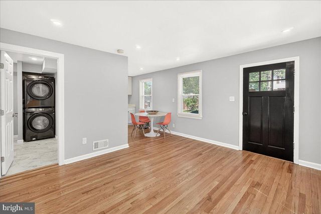 5031 MANGUM RD, College Park, MD 20740