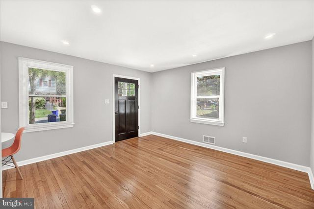 5031 MANGUM RD, College Park, MD 20740