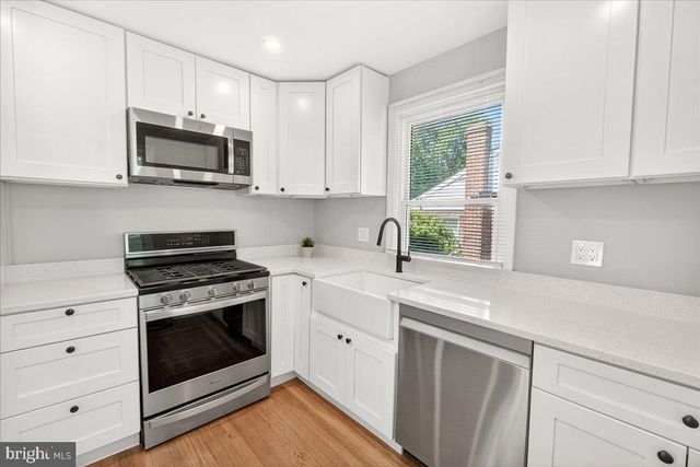 5031 MANGUM RD, College Park, MD 20740