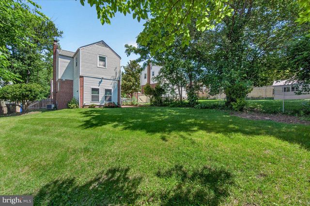 5031 MANGUM RD, College Park, MD 20740