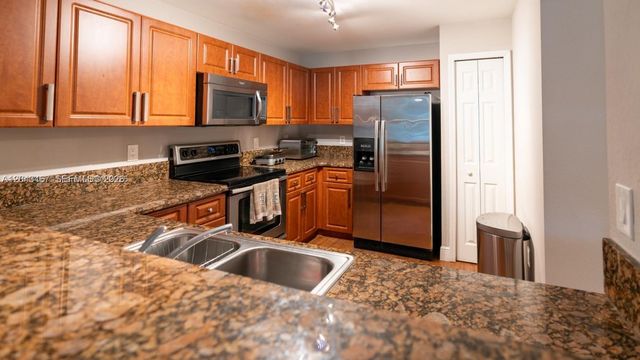 11002 NW 83rd St 106, Doral, FL 33178