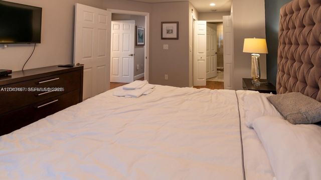11002 NW 83rd St 106, Doral, FL 33178