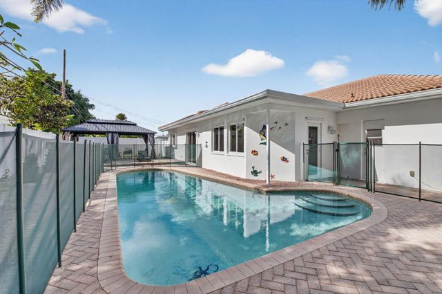 1012 W Camino Real, Boca Raton, FL 33486