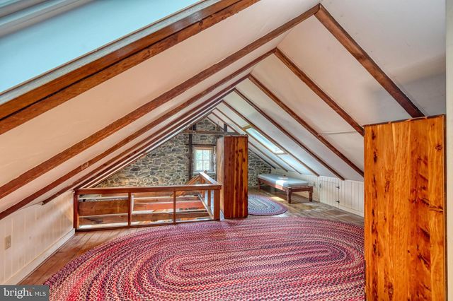 3 MILL RD, Oley, PA 19547