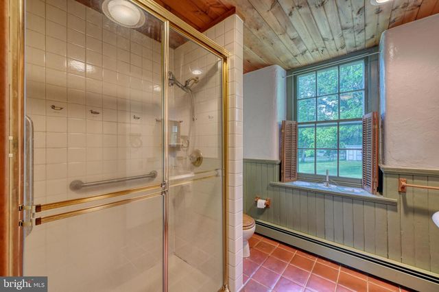3 MILL RD, Oley, PA 19547