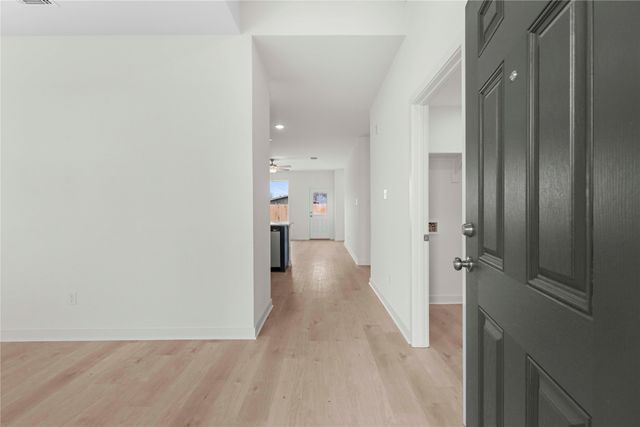 121 Adaline Bend, Mcgregor, TX 76657