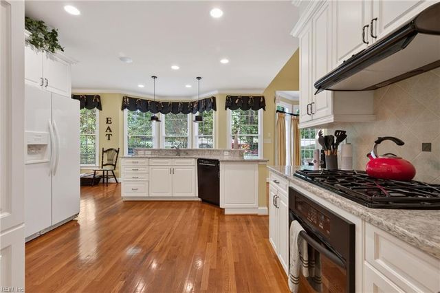 308 Dogleg DR, Williamsburg, VA 23188