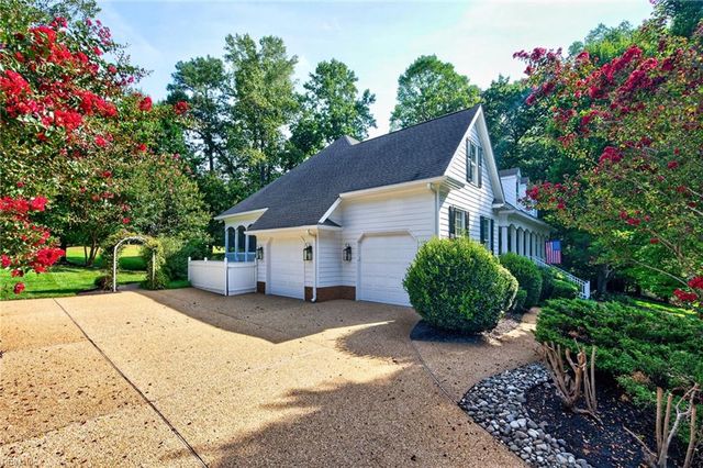 308 Dogleg DR, Williamsburg, VA 23188