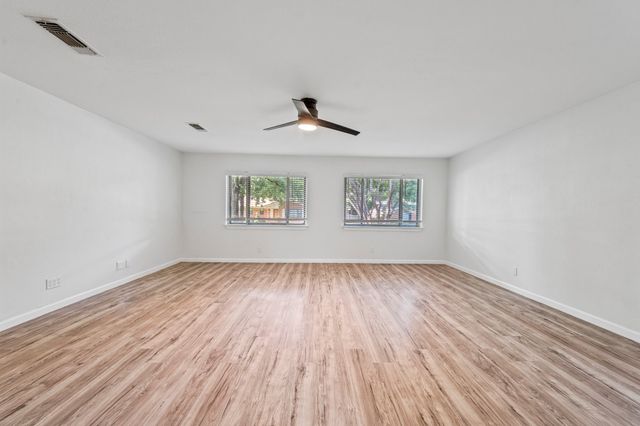 600 Circleview Drive N, Hurst, TX 76054