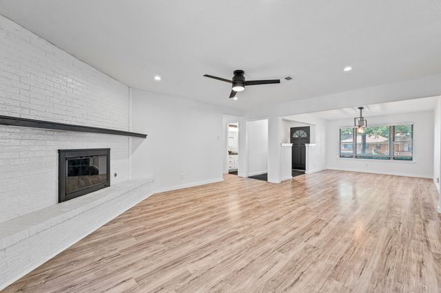 600 Circleview Drive N, Hurst, TX 76054