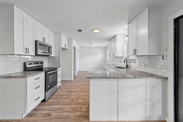 600 Circleview Drive N, Hurst, TX 76054