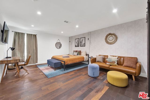 1607 W 85th Street, Los Angeles, CA 90047