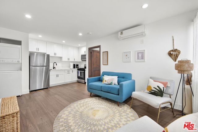 1607 W 85th Street, Los Angeles, CA 90047