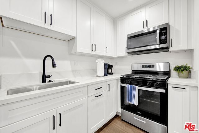 1607 W 85th Street, Los Angeles, CA 90047